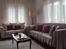 Mountain View Apartment, hotel with hot tubs in Florina