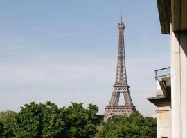 La Défense Eiffel Tower, bed and breakfast v destinaci Puteaux