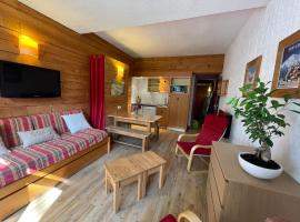 T2 classé 3 étoiles coeur de village et Piscine ext, hotel in Saint-Lary-Soulan