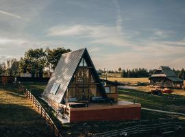 Peak A-Frame Cabin Maguri, chal&eacute; em Măguri