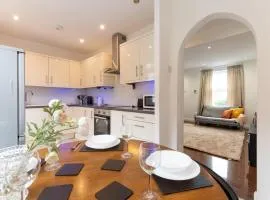 Pass the Keys 2BR House Garden Sleeps 6 Elizabeth Line