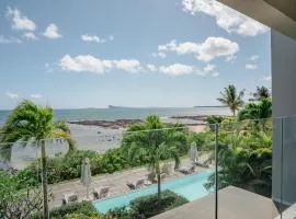 Beachfront apartment with exceptional lagoon view