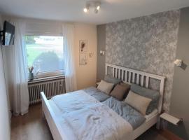 Ferienwohnung Waldgeflüster、メレのホテル