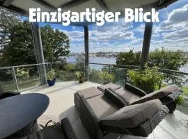 Beste Lage mit Warnowblick - großer Balkon, zwei Schlafzimmer, Aufzug, Stellplatz