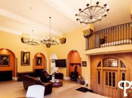 Bastian Gate Gosford Castle