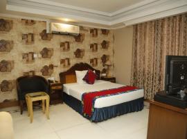 Sea Shell Hotel - Sales & Booking Office, hotel v destinaci Bāiljuri