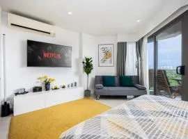 Dominiks Stylish Resort Gem Ocean View Pool Queen Bed at Tambuli 8 Floor Fast Wifi