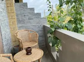 Olaia Apartments and Cafe