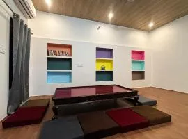Mosaic Hostel Varanasi