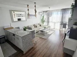 Magnificent one-bedroom apartment with sea view