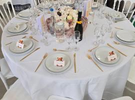 Garden Villa Luxury, hotel in Poissy