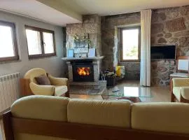 Casa da Lage - Lareira - Vistas rio - Gerês