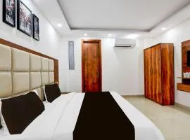 Collection O Hotel Evergreen