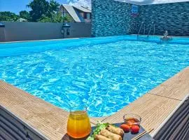 Evasion en plein cœur de la ville T2 Jacuzzis Sauna et piscine au centre de Port-Louis