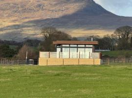 Loughanmore Court Beach house, cort de lux din Dundalk