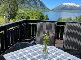 Kj&oslash;snes Feriehytter, hotel com estacionamento em Skei