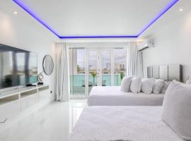Condado Lagoon Villas-Lagoon View Studio, hotel in San Juan