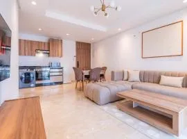 Cozy Studio with Pool & Parking