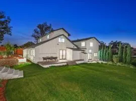 Spacious Modern Farmhouse Retreat with Two Kitchens and Pool - Ideal for Large Groups and Families