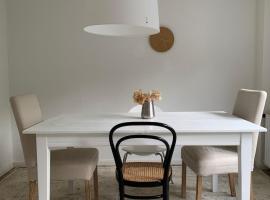 Charmantes Reihenhaus am Alsterlauf，位于汉堡的酒店