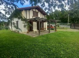Baztertxu Alai - Maison du Lac, khách sạn ở Saint-Pée-sur-Nivelle