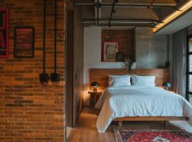 Hotel dieztreintayseis, hotel in Medellín