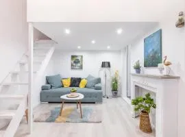 Green apartment, in the middle of the city center, quiet, AC