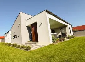LuxHome by Lake Neusiedl with Jakuzzi