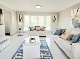 Brand New Luxurious Townhouse, hotel v destinaci Negril