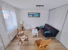 maison - 150 m plage du débarquement - 6 personnes, hotel en Asnelles