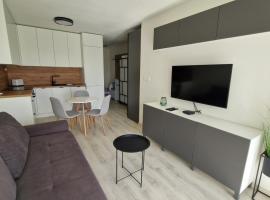 SkyFlat Bratislava-New Apartment near Airport Free Parking, hotel i Bratislava
