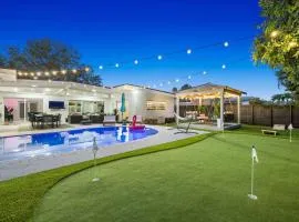 5BR Villa with Heated Pool, Firepit and 10mins to Beach
