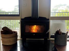 The Bluff Shack, hotel in Wye River