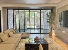 AB Villa - Pool & Cinema