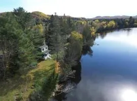 Charmant chalet sur le bord de l'eau