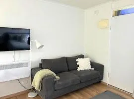 Renovated Cosy Stay Near CBD & StKilda with Pool & Sauna