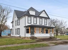 Full Duplex Retreat-Two Homes Near Eastside- Family Friendly