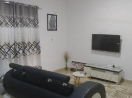 Carlo Van Apartment, hotel in Accra