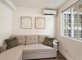 Casita Full Kitchen-AC-Ping Pong, hotel en Escondido