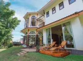 400m2 - Hearth - Mountain View - Grove - AC - 24 7 check in