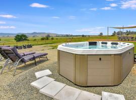 Anambah Ridge Retreat - Spa, Firepit & Wedding Stay, hotel en Gosforth