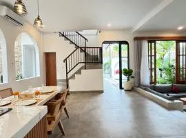 Candra Villa Kedungu