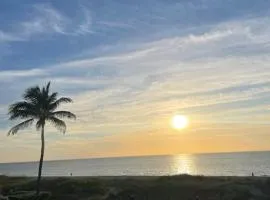 Beachfront Aparthotel in Deerfield Beach with Panoramic Views of the Ocean!