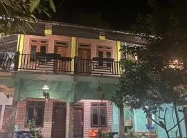 Sumatera Happy Track Tour Guest House & Jungle Trekking