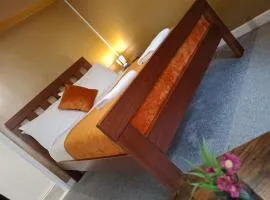 Seaside Two-Bedroom Maisonette Apartment with Open-Plan Kitchen, Dining and Sitting Area on Lower Level