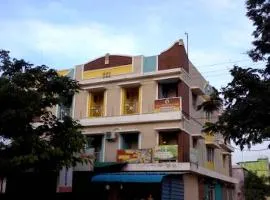 Hotel O 81239 Shri Vinayaka Inn Rooms