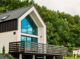 Domki na Szczycie - balia jacuzzi na wyłączność, resort de esqui em Krzeszna