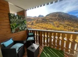 Plein Centre, luxueux 6 personnes, 2 chambres, parking , terrasse, vue époustouflante, Tout pédestre, piste à 100m