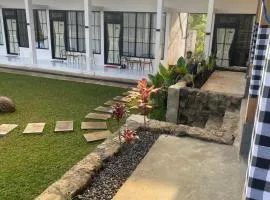 AJA Tumpaksewu Homestay