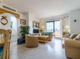 Apartment in Mijas with pool, Hotel in Mijas